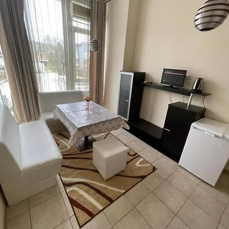 Diva And * Άγιος Κωνσταντίνος και Ελένη