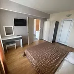 Apatcomplex Diva &restaurant&bar Apartamento *