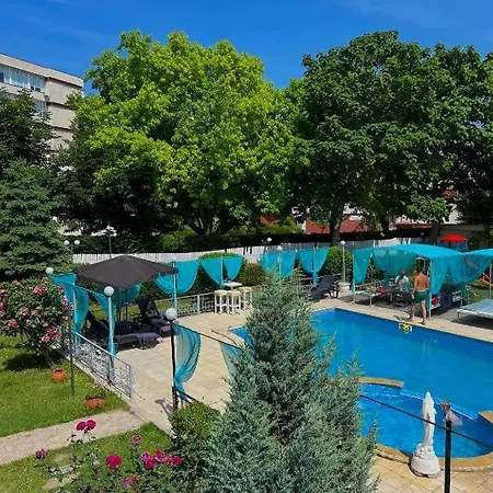 Apatcomplex Diva &restaurant&bar Апартаменти