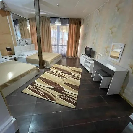 Apatcomplex Diva &restaurant&bar Апартаменти *